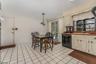 3 Meadow Lark Ct, Raritan Township, NJ 08822 - Photo 11