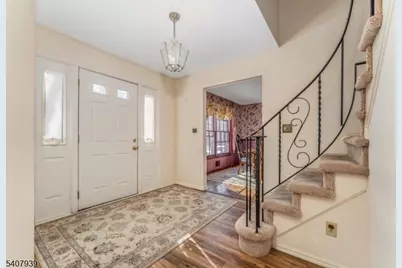 3 Meadow Lark Ct, Raritan Township, NJ 08822 - Photo 3