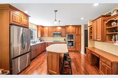 69 Sherwood Dr, Morris Township, NJ 07960 - Photo 9