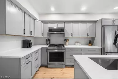 31 Angela Way, Berkeley Heights Township, NJ 07922 - Photo 13