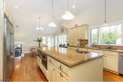 13 Blackstone Dr, Livingston, NJ 07039 - Photo 9