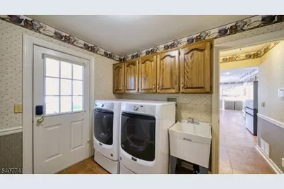 40 Rustic Trl, Raritan Township, NJ 08822 - Photo 15