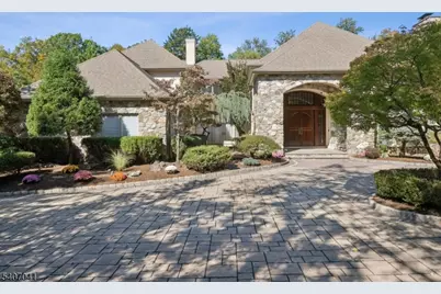 4 Grasmere Ct, Livingston, NJ 07039 - Photo 1