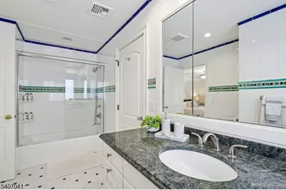 4 Grasmere Ct, Livingston, NJ 07039 - Photo 25