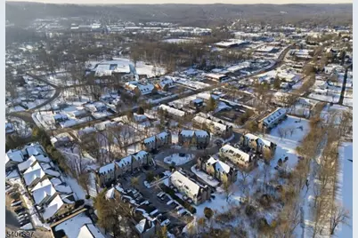 57 Daria Lane, Berkeley Heights Township, NJ 07922 - Photo 5