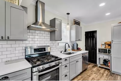 201 E Lincoln Ave, Roselle Park, NJ 07204 - Photo 9