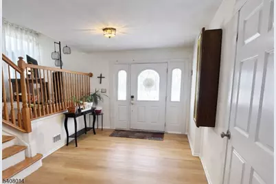 295 English Ct, Bridgewater Twp., NJ 08807 - Photo 5