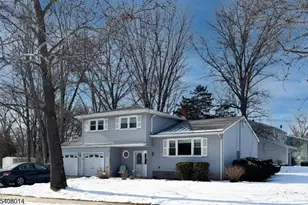 295 English Ct, Bridgewater Twp., NJ 08807 - Photo 3