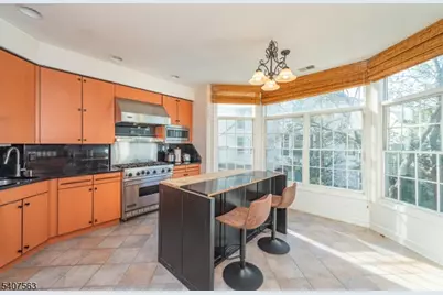 115 Kensington Ln, Livingston Twp., NJ 07039 - Photo 11