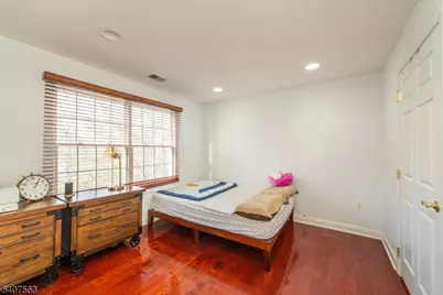 115 Kensington Ln, Livingston Twp., NJ 07039 - Photo 7