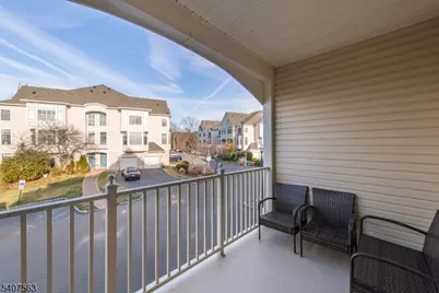 115 Kensington Ln, Livingston Twp., NJ 07039 - Photo 17