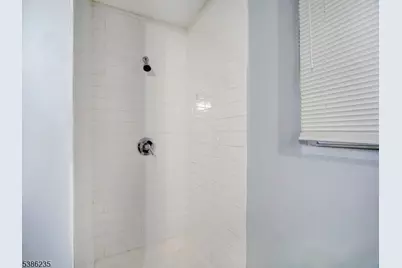 33 Kent St, Newark, NJ 07108 - Photo 11