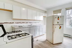 221 Bayview Ave, Jersey City, NJ 07305 - Photo 11