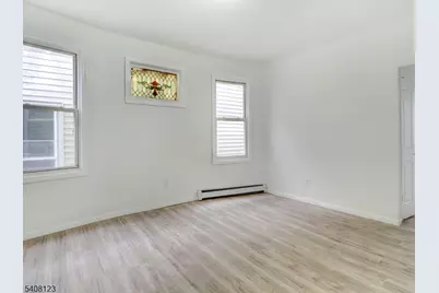 221 Bayview Ave, Jersey City, NJ 07305 - Photo 17