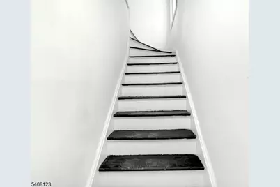 221 Bayview Ave, Jersey City, NJ 07305 - Photo 13