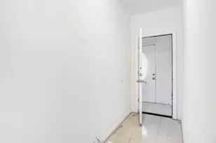 221 Bayview Ave, Jersey City, NJ 07305 - Photo 3