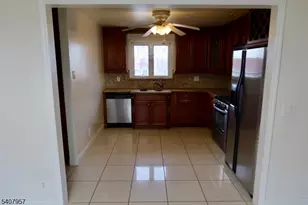 33 Fournier Crescent, Elmwood Park, NJ 07407 - Photo 5