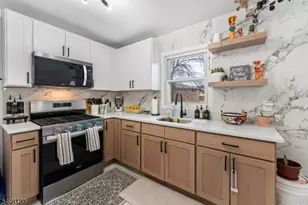 22 Crescent Ct, Newark, NJ 07106 - Photo 7