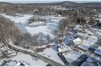 30 Edgewater Dr, Denville Twp., NJ 07834 - Photo 5