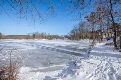 30 Edgewater Dr, Denville Twp., NJ 07834 - Photo 15