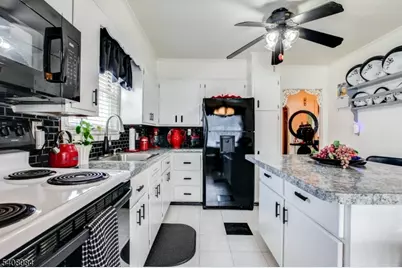 284 W End Ave, Newark, NJ 07106 - Photo 19