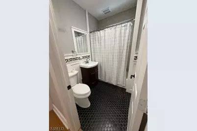 28 Sabina St, Little Ferry, NJ 07643 - Photo 9