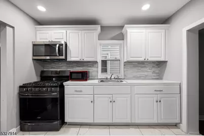 320 Lee Pl, Plainfield, NJ 07063 - Photo 7