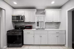 320 Lee Pl, Plainfield, NJ 07063 - Photo 7