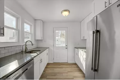 27 N 3rd Ave, Manville, NJ 08835 - Photo 5