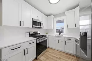 115 Frank St, Franklin Township, NJ 08873 - Photo 9