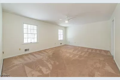 15 Vista Dr, Rockaway Township, NJ 07005 - Photo 9