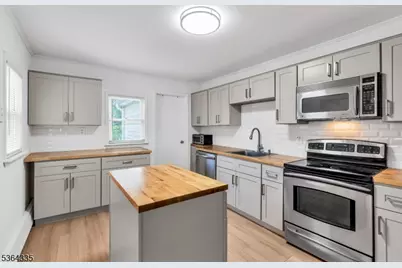 40 Kingsland Rd, West Milford, NJ 07421 - Photo 9