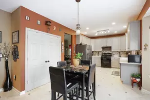 35 Reinhart Way, Bridgewater Twp., NJ 08807 - Photo 9