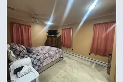 228 E Kinney St, Newark, NJ 07105 - Photo 9