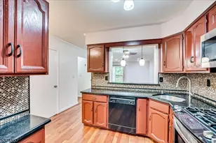 6 Tulip Ct, Edison, NJ 08820 - Photo 15