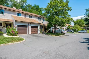 6 Tulip Ct, Edison, NJ 08820 - Photo 3