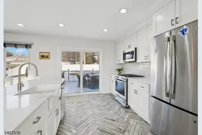 14 Carr Pl, Totowa, NJ 07512 - Photo 11