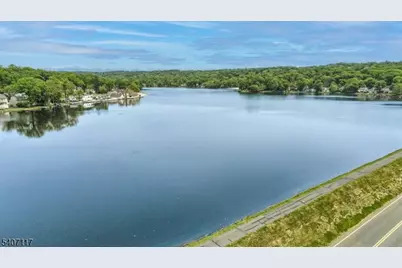 174 Hillcrest Dr, Wayne, NJ 07470 - Photo 23