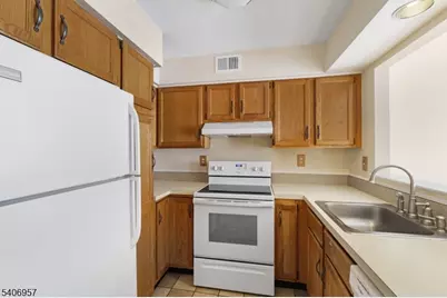 64 Encampment Drive, Bedminster Township, NJ 07921 - Photo 13