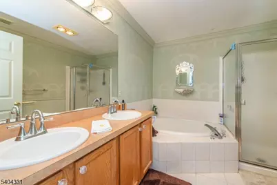 404 Manchester Dr, Nutley, NJ 07110 - Photo 17