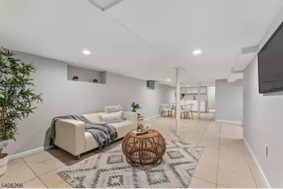 526 Jackson Ave, Elizabeth, NJ 07201 - Photo 21