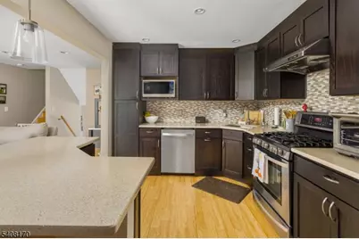 97 Continental Rd, Parsippany, NJ 07950 - Photo 17