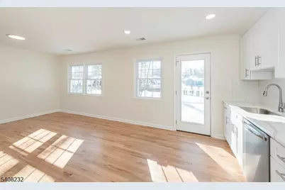 9 Dixon Pl, East Hanover Township, NJ 07936 - Photo 9