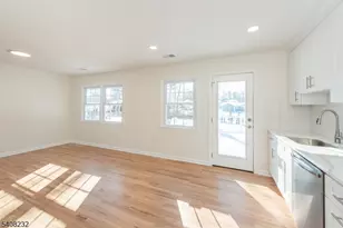 9 Dixon Pl, East Hanover Township, NJ 07936 - Photo 9