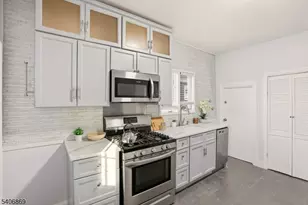 71 Oakland Terrace, Newark, NJ 07106 - Photo 11