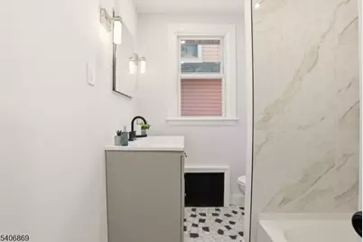 71 Oakland Ter, Newark, NJ 07106 - Photo 19