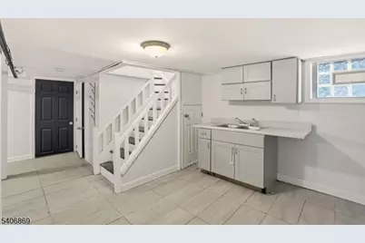 71 Oakland Ter, Newark, NJ 07106 - Photo 25