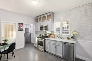 71 Oakland Terrace, Newark, NJ 07106 - Photo 13