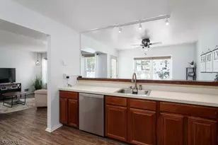 71 Avebury Pl, Franklin Township, NJ 08873 - Photo 9