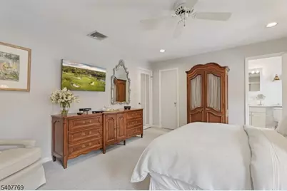 68 E Sherbrooke Pkwy, Livingston, NJ 07039 - Photo 13